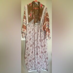 Michael Stars Women’s BEAUTIFUL printed Kimono. One size fits all.